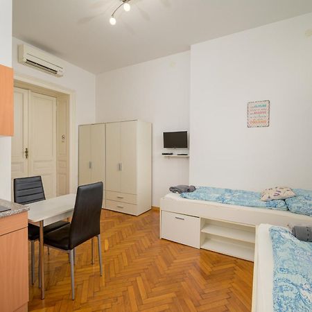 Apartments Todorovic Pula Zewnętrze zdjęcie
